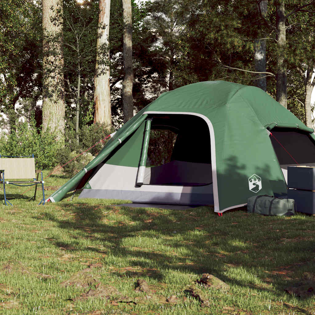 Detail van de vidaXL koepeltent in groen, zijaanzicht met open ingang en campingstoelen ernaast.
