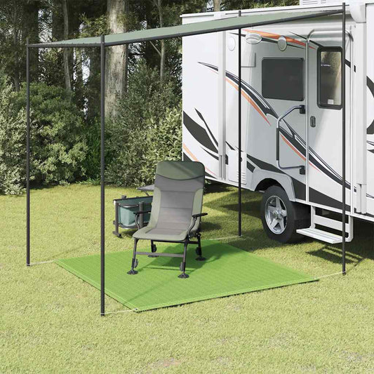 Lichtgroen vidaXL tenttapijt van 200x200 cm onder een caravanluifel met een stoel.