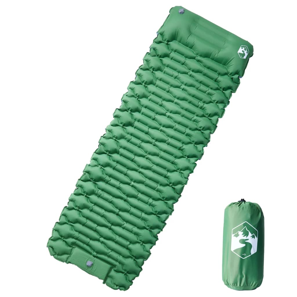 Groen vidaXL zelfopblazend kampeermatras met kussen, liggend met opbergtas ernaast.