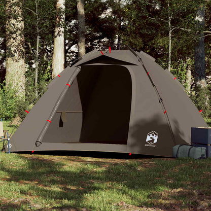 vidaXL 4-persoons tent in bruin met snelspansysteem, geplaatst in een bosrijke omgeving.