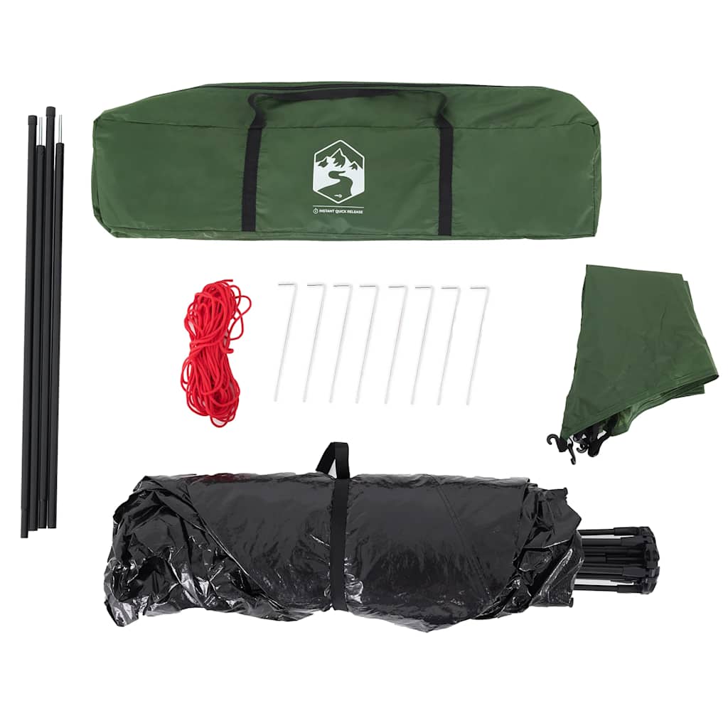 Detail van de tentaccessoires, inclusief stokken, haringen en scheerlijnen in groen en zwart.
