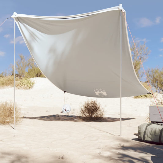Grijze vidaXL strandluifel van 214x236 cm, opgezet met stokken op het strand.