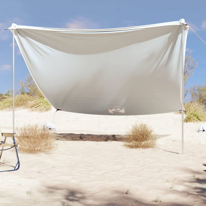 Grijze vidaXL strandluifel van 304x300 cm, gespannen tussen stokken op het strand.