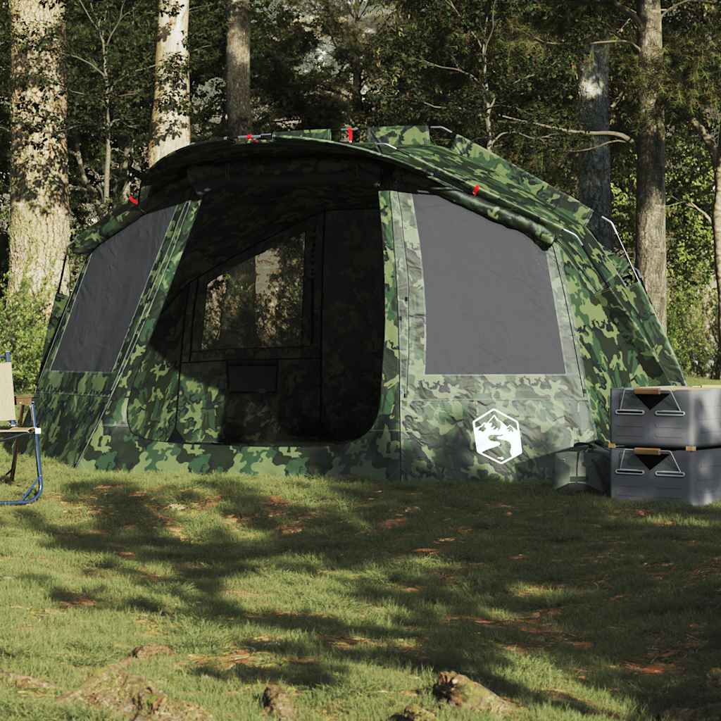 vidaXL Vistent tent voor 5 personen in camouflage, waterdicht en stevig, geplaatst in een bosrijke omgeving.