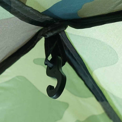 Detail van de camouflage binnenkant van de vidaXL douchetent met haakje voor accessoires.