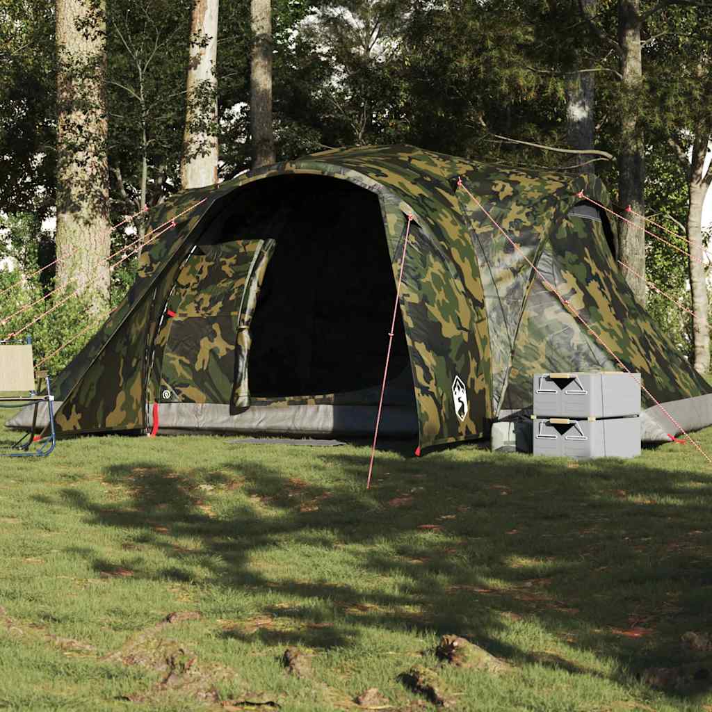 Koepeltent vidaXL 6-persoons camouflage, waterdicht met ruime ingang in een bosrijke omgeving.