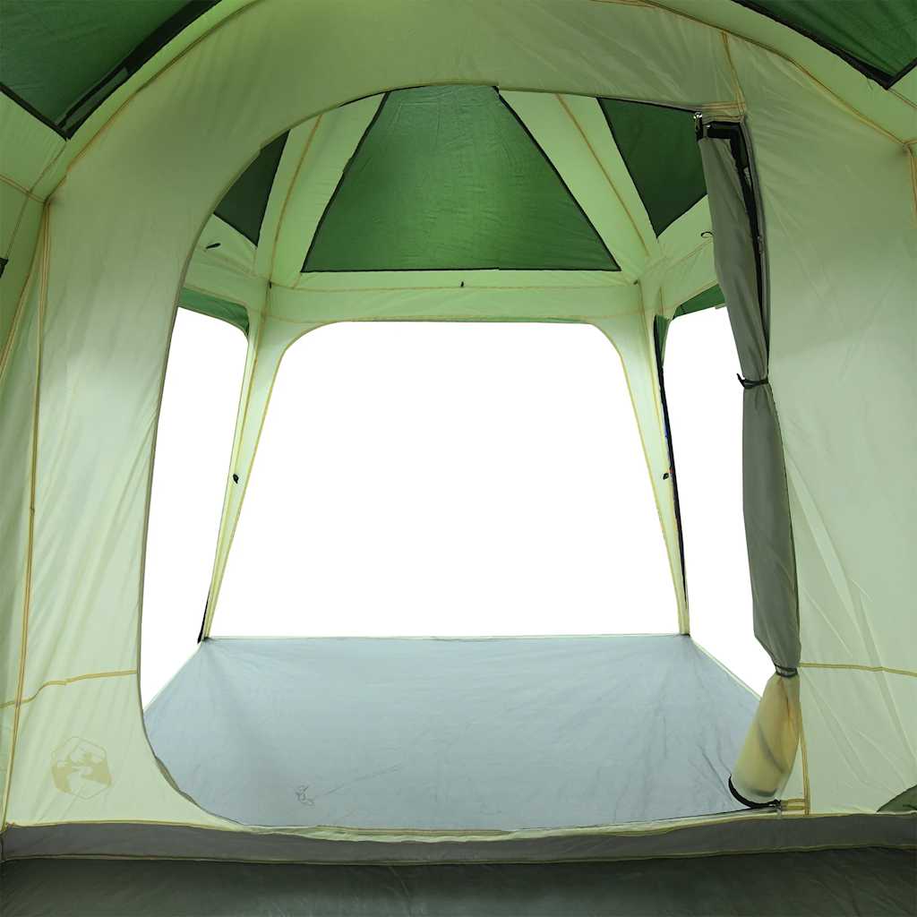 Interieur van de vidaXL 5-persoons kampeertent met groene en beige kleuren, zichtbaar vanaf de ingang.