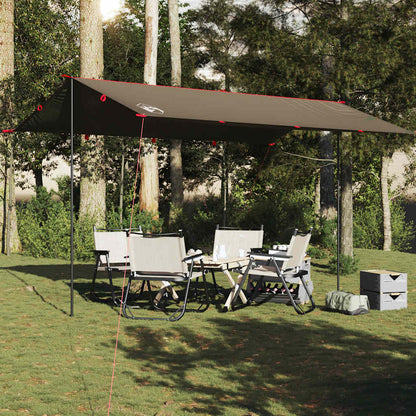 Detail van de vidaXL kampeerluifel in bruin, opgesteld met campingstoelen en tafel.