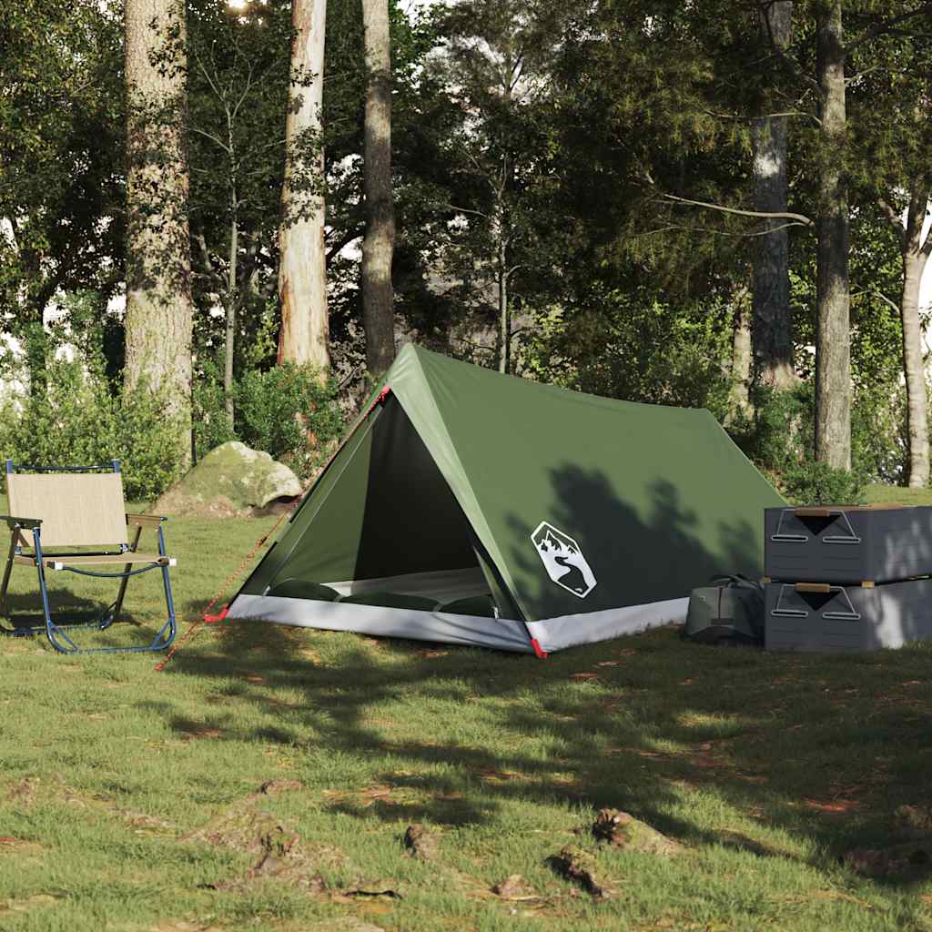 Zijaanzicht van de vidaXL 2-persoons tent in olijfgroen, opgesteld in de natuur.