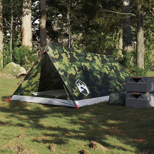 vidaXL 2-persoons camouflage tent, waterdicht en lichtgewicht in een bosrijke omgeving.