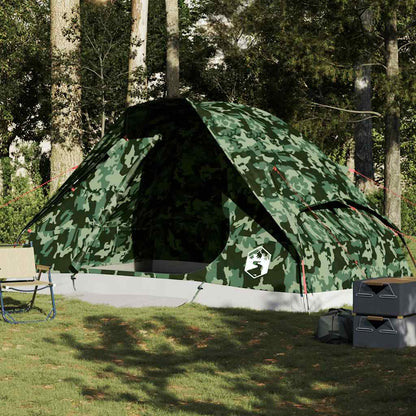 Camouflage vidaXL koepeltent voor 6 personen, opstelling in een bosrijke omgeving.