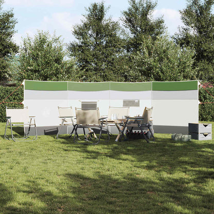 Detail van het vidaXL windscherm in groen, opgesteld op een camping met stoelen en tafel.