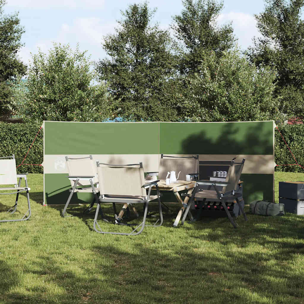 Detail van het vidaXL windscherm in groen, opgesteld tussen campingstoelen en tafel.