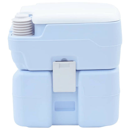 Zijaanzicht van het vidaXL lichtblauwe campingtoilet met witte deksel en sluitclip.