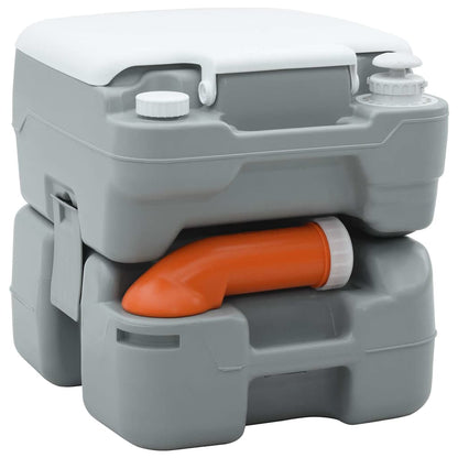 Zijaanzicht van het vidaXL draagbare campingtoilet in grijs en wit met oranje afvoerpijp.