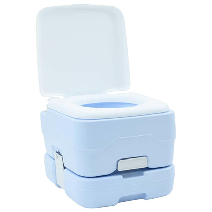 Lichtblauw en wit vidaXL campingtoilet met open deksel, compact en draagbaar ontwerp.