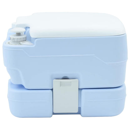 Zijaanzicht van het vidaXL Camping Toilet in lichtblauw en wit, met T-type dop en compact ontwerp.