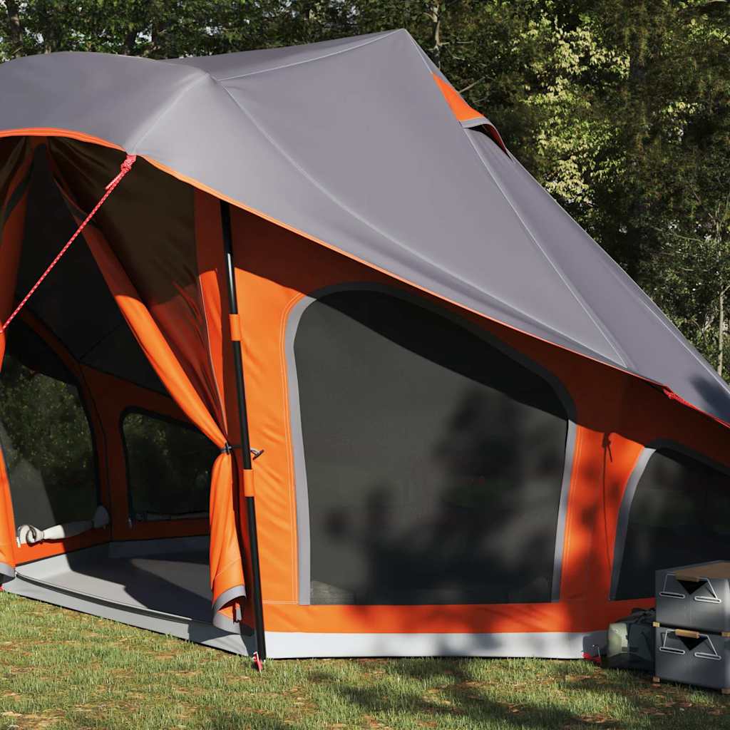 Zijaanzicht van de vidaXL Tipi Tent met grijs en oranje, met grote ramen en een open ingang.