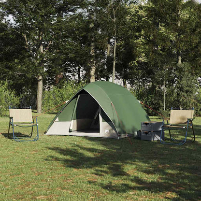 Groene vidaXL campingtent 320 x 275 x 190 cm, opgesteld in een bosrijke omgeving.