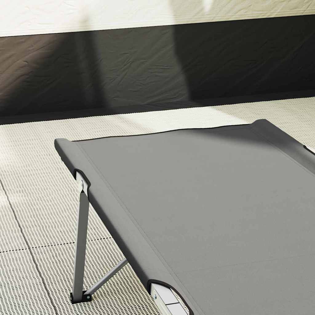 Detail van het opvouwbare vidaXL camping bed in grijs, zijaanzicht met stevige ondersteuning.
