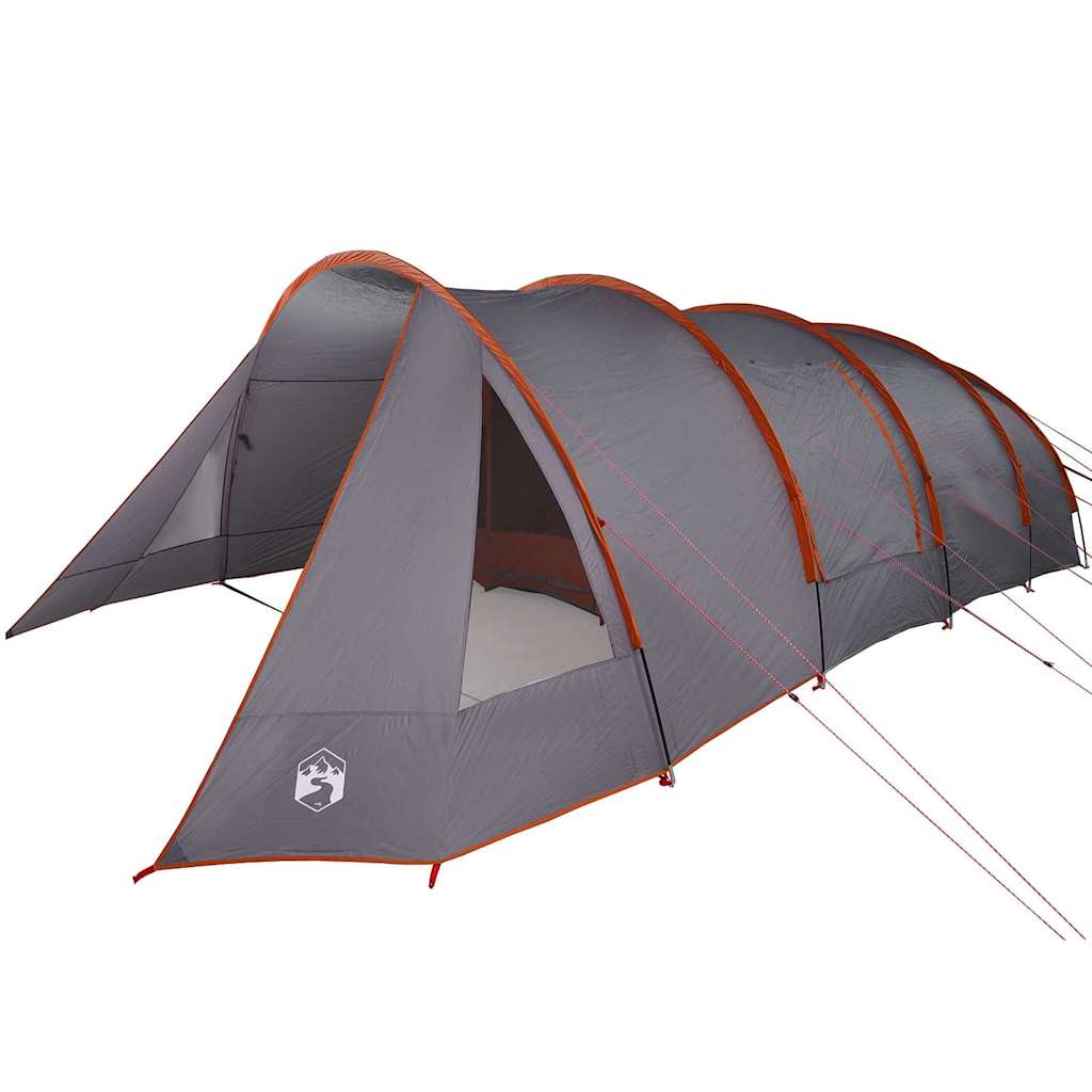 Detail van de vidaXL Tunnel Tent in grijs met oranje accenten, zijaanzicht met open ingang.