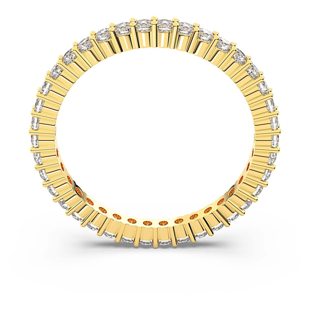 Detail van de Swarovski ring met luxe gouden band en sprankelende kristallen.