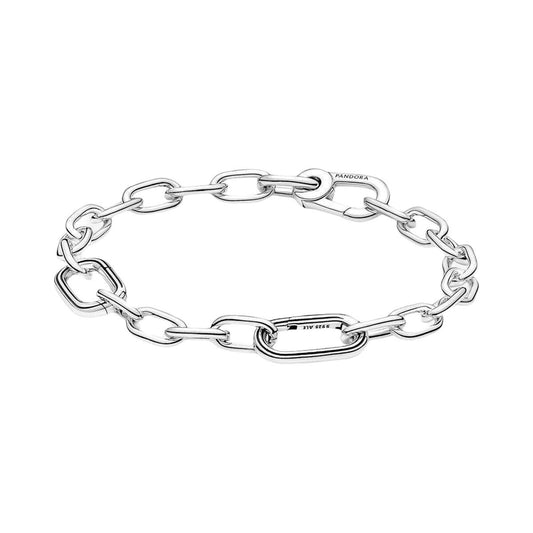 Pandora armband voor dames van sterling zilver met een elegante schakelsluiting.
