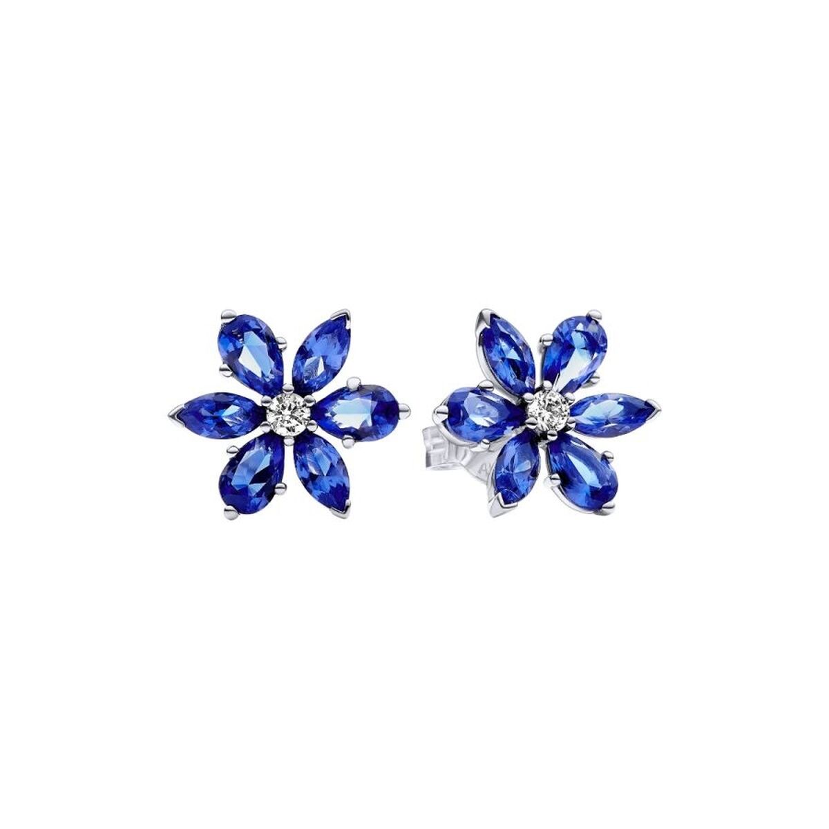 Pandora oorbellen met blauwe bloemvormige stenen en zilveren afwerking.